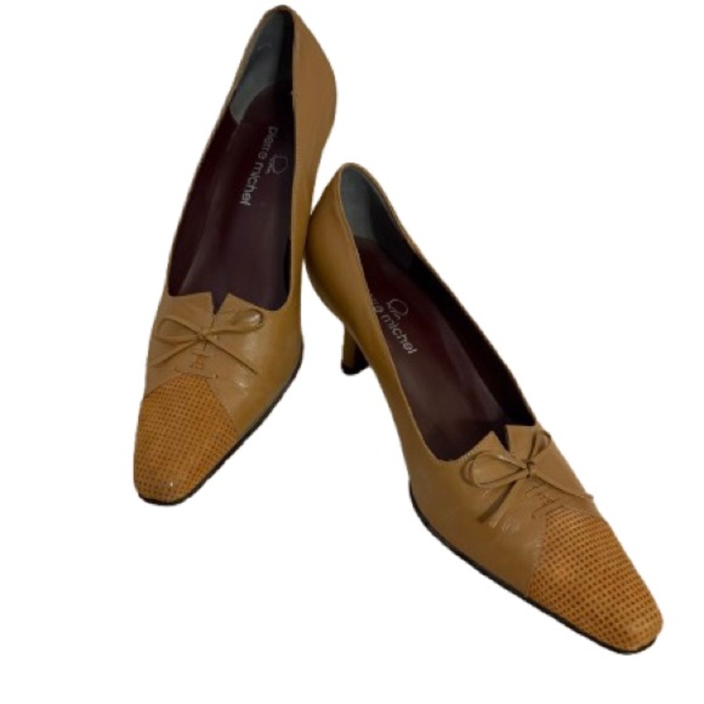 Caramel Leather Pumps with Bow